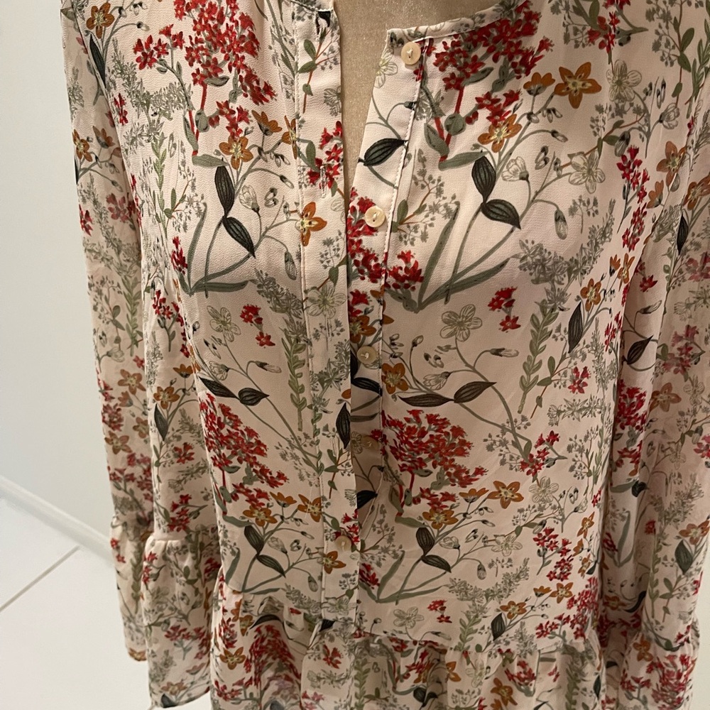 Max Studio Cream Blouse with Red & Green Floral Print - Picture 2 of 5